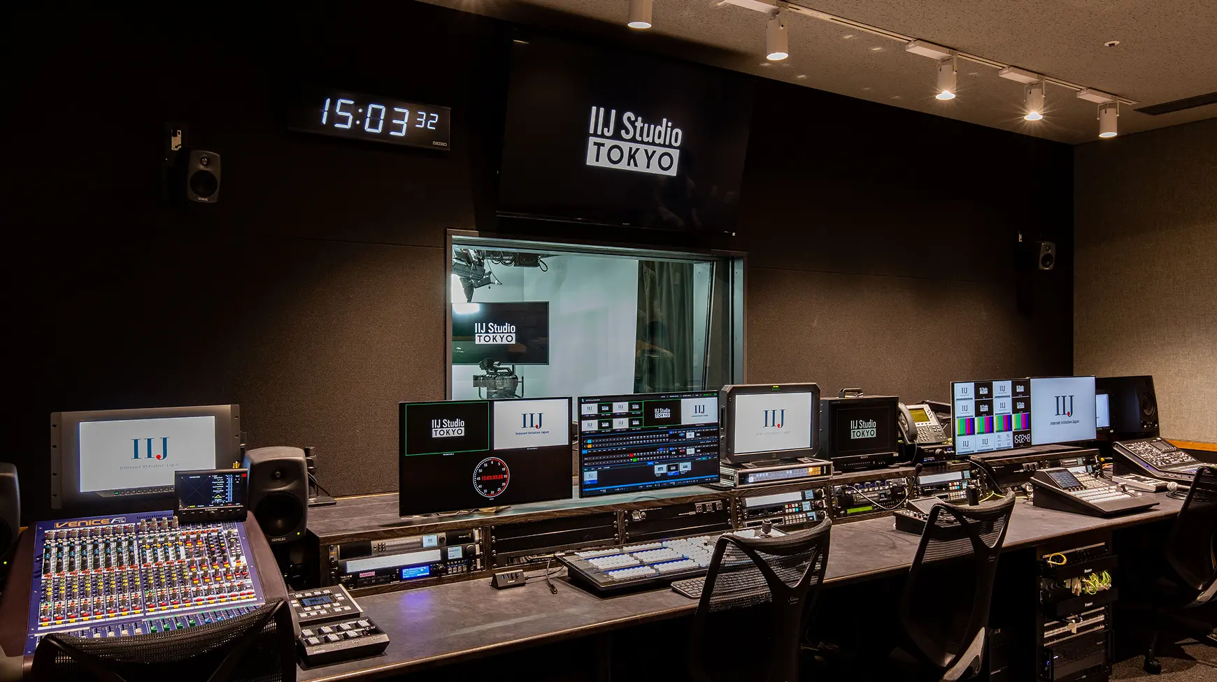 サブコントロールルーム機材