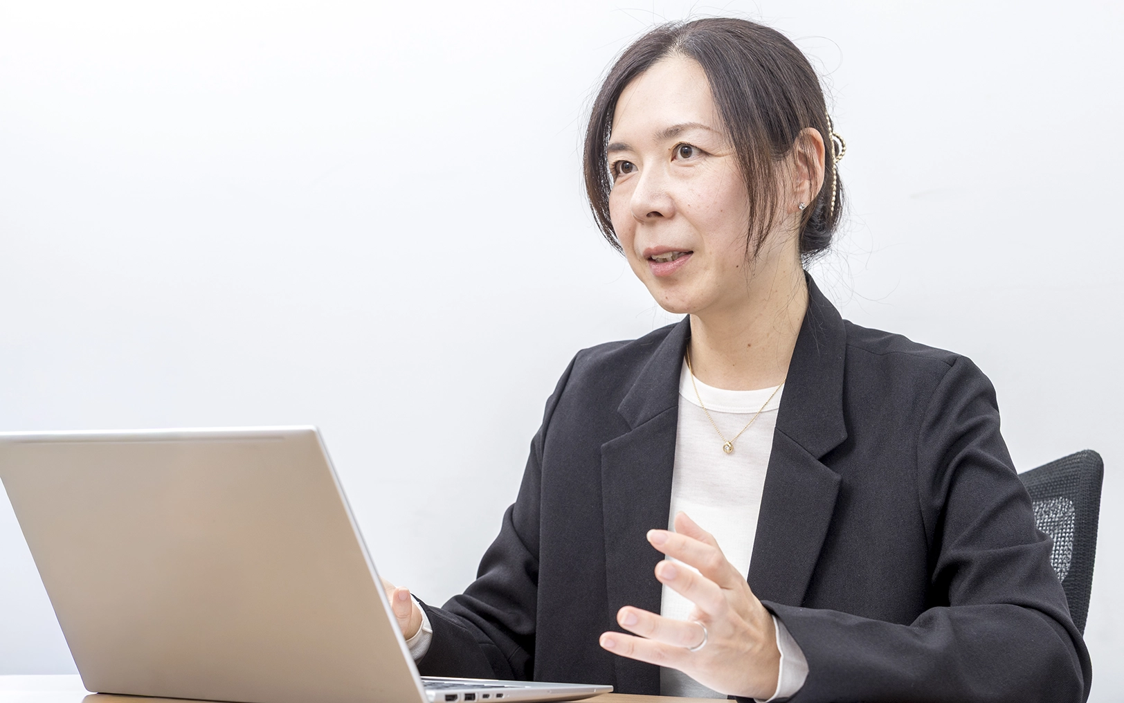 廣川真里耶